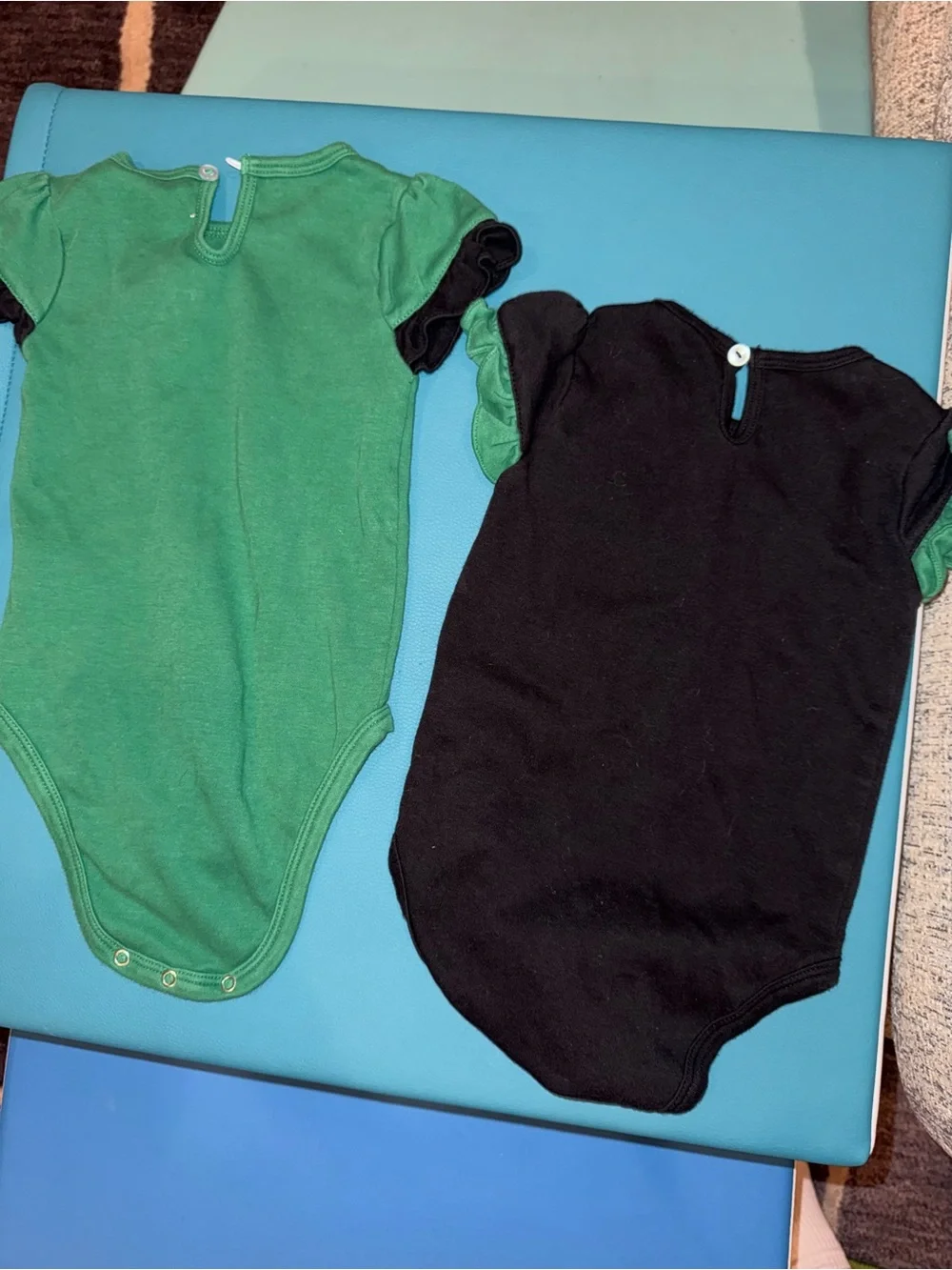 NHL Girls' Green & Black Dallas Stars Ruffle Sleeve Bodysuits
